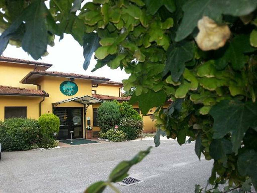 Hotel Parco Castelvetro Piacentino Екстер'єр фото